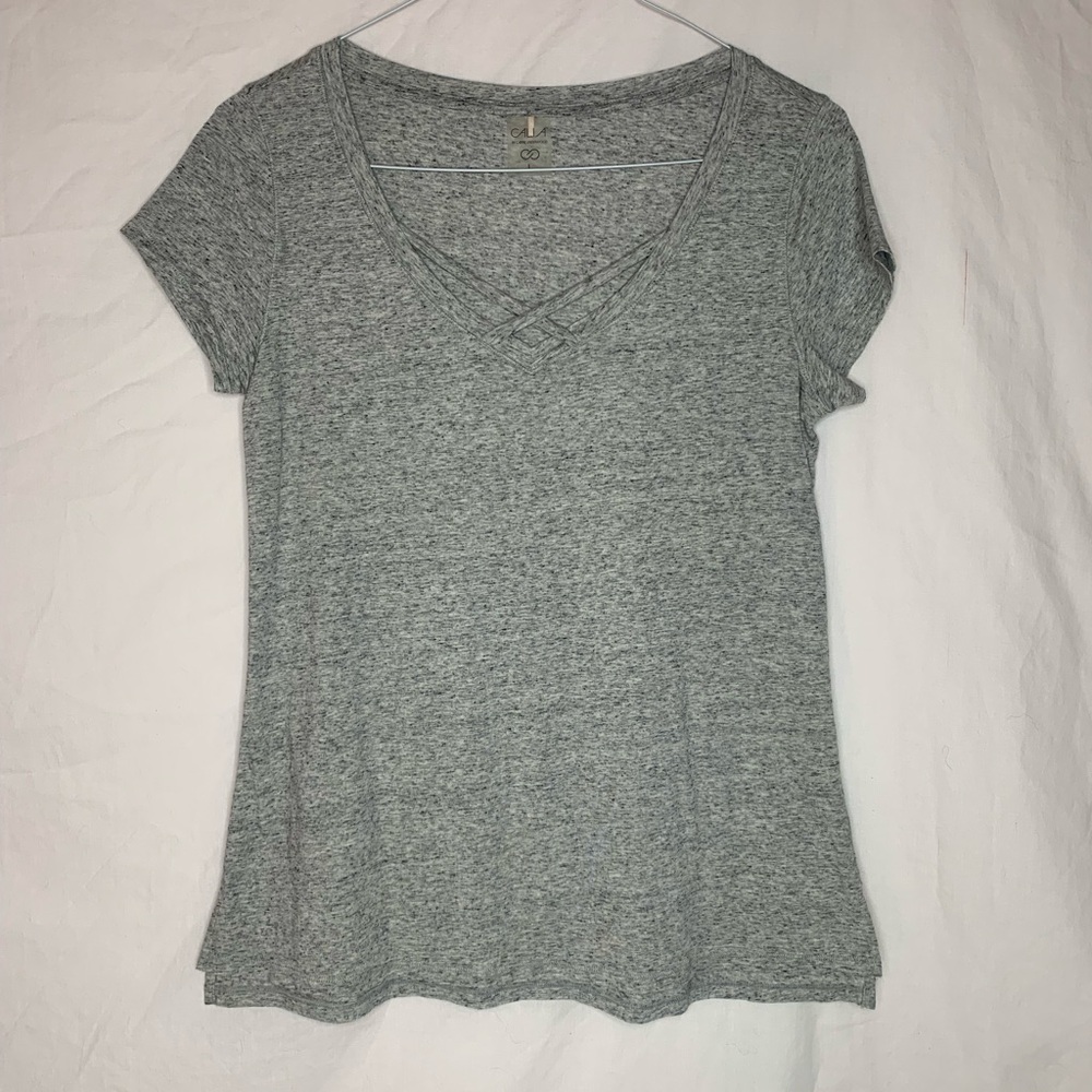 CALIA short sleeve T-shirt L neck details Vneck